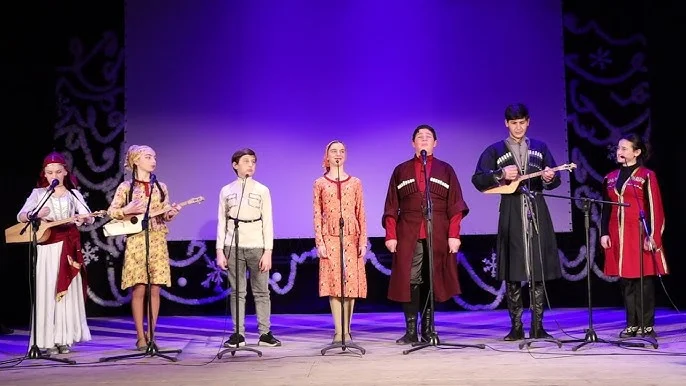 Georgian children singing acharian shairebi